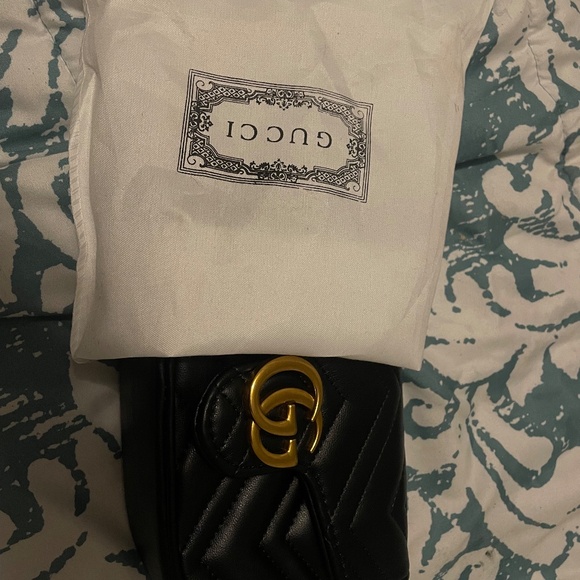 Gucci GG Marmont Super Mini bag in black matelassé chevron leather with gold-ton - Picture 4 of 6